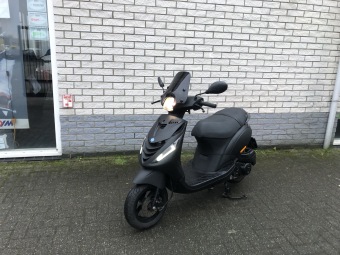 DIKKEMK PIAGGIO ZIP SP 45KM BROM 4-T BJ2021  12000KM