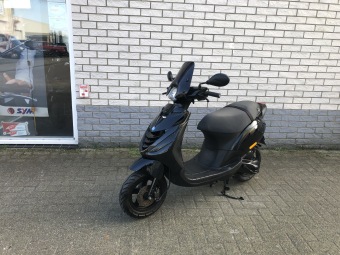 GAVE PIAGGIO ZIP SP LINE 2-TAKT ZWART BJ2013 7000KM