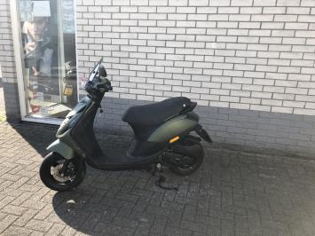 GAVE PIAGGIO ZIP 45KM BROM 4T MAT CAMELEON BJ2021 6000KM