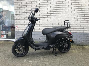 GAVE VESPA SPRINT S 45KM BROM MAT BLACK BJ2019 6000KM