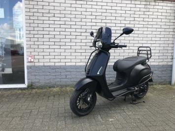 GAVE VESPA SPRINT S 45KM BROM MAT BLACK BJ2019 6000KM