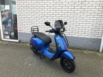 DIKKE VESPA SPRINT S 45KM BROM MAT BLEU VIVACE  7000KM BJ2020