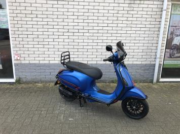 DIKKE VESPA SPRINT S 45KM BROM MAT BLEU VIVACE  7000KM BJ2020