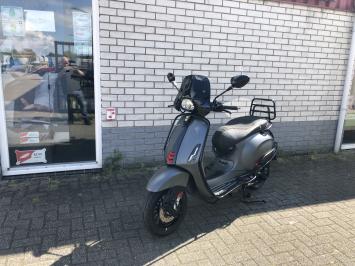 GAVE VESPA SPRINT S 45KM BROM MAT GREY BJ2021 7000KM