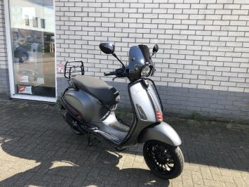 GAVE VESPA SPRINT S 45KM BROM MAT GREY BJ2021 7000KM