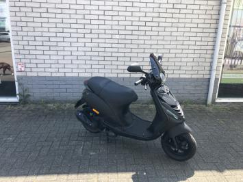 80CC DIKKE PIAGGIO ZIP SP 45KM BROM MAT BLACK BJ2017 9000KM