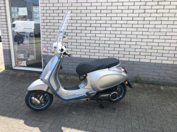 JONGE VESPA SPRINT S 45KM ELETTRICA longe range BJ2024 1900KM