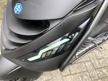 DIKKE PIAGGIO ZIP SP 45KM BROM MAT ZWART 10.000KM BJ2015