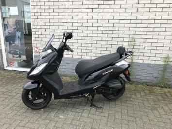 PRACHTIGE KYMCO NEW DINK 4-TAKT ZWART BJ2015 16000KM PERFECT