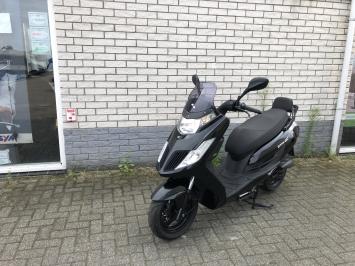 PRACHTIGE KYMCO NEW DINK 4-TAKT ZWART BJ2015 16000KM PERFECT