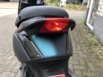 DIKKE PIAGGIO ZIP SP 45KM BROM 4T CAMELEON BJ2013 14000KM