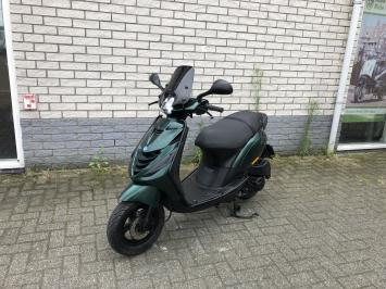 DIKKE PIAGGIO ZIP SP 45KM BROM 4T JAGUAR GREEN BJ2015 8000KM