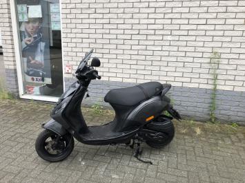 GAVE PIAGGIO ZIP SP 45KM BROM PHSYDELIC BJ2017 11000KM