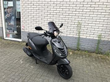 GAVE PIAGGIO ZIP SP 45KM BROM PHSYDELIC BJ2017 11000KM