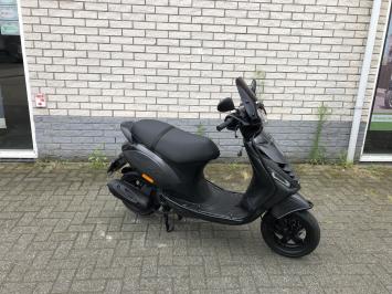 GAVE PIAGGIO ZIP SP 45KM BROM PHSYDELIC BJ2017 11000KM