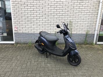 DIKKE PIAGGIO ZIP SP 45KM BROM 4-TAKT MIDNIGHT BLEU  BJ2007 7000KM