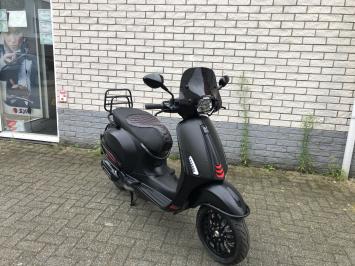 DIKKE VESPA SPRINT S 45KM BROM MAT BLACK BJ2021 6000KM