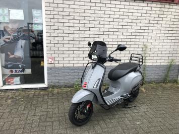 GAVE VESPA SPRINT S 45KM BROM NARDO GREY BJ2019 6000KM 