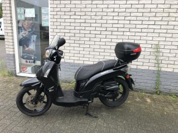 MOOIE KYMCO PEOPLE S 45KM BROM ZWART BJ2016 7200KM