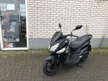 MOOIE SYM JET 14 45KM BROM 4-TAKT MAT ZWART  BJ2020 8000KM