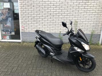 MOOIE SYM JET 14 45KM BROM 4-TAKT MAT ZWART  BJ2020 8000KM