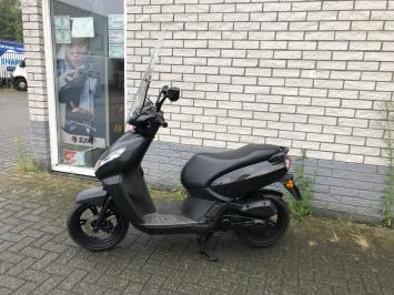 LEUKE PEUGEOT KISBEE RS BROM / SNOR 4-TAKT BJ2016 14000KM