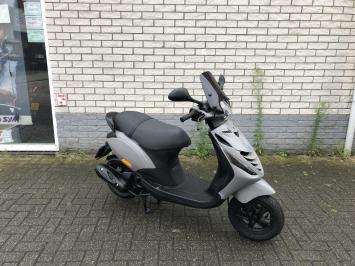 DIKKE PIAGGIO ZIP SP 45KM BROM NARDO GREY BJ2017 13000KM