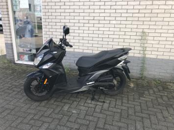 MOOIE SYM JET 14 45KM BROM 4-TAKT MAT ZWART BJ2019 9000KM