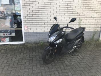 MOOIE SYM JET 14 45KM BROM 4-TAKT MAT ZWART BJ2019 9000KM