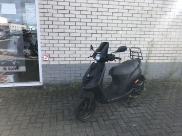 DIKKE PIAGGIO ZIP SP 45 4T BLACK ON BLACK BROM BJ2017 7.000KM