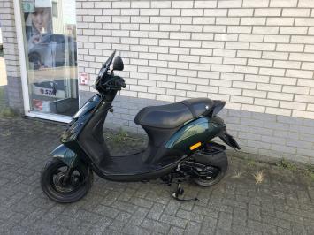 DIKKE PIAGGIO ZIP SP 45KM BROM 4T JAGUAR GREEN BJ2016 8000KM