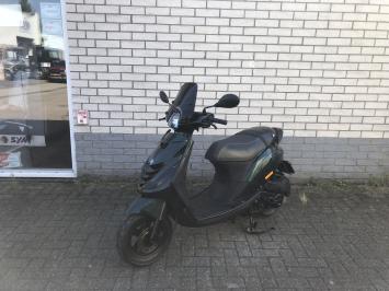 DIKKE PIAGGIO ZIP SP 45KM BROM 4T JAGUAR GREEN BJ2016 8000KM