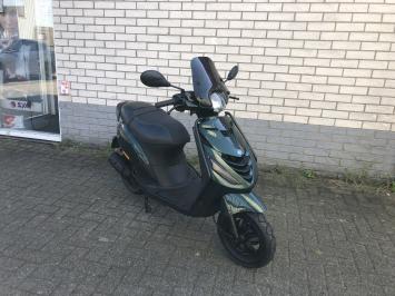 DIKKE PIAGGIO ZIP SP 45KM BROM 4T JAGUAR GREEN BJ2016 8000KM