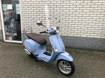 MOOIE VESPA PRIMAVERA 45KM BROM BLAUW BJ2019 12000KM 