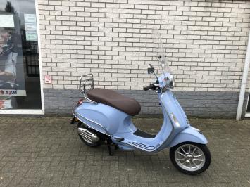 MOOIE VESPA PRIMAVERA 45KM BROM BLAUW BJ2019 12000KM 