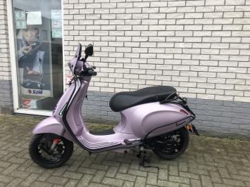 JONGE VESPA SPRINT S 25 of 45 km SPECIAL  BJ2024 1800KM