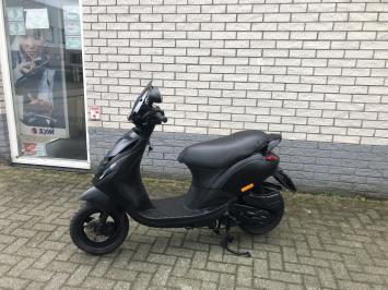 LEUKE PIAGGIO ZIP SP 45 4T MAT BLACK BROM BJ2007 11000KM