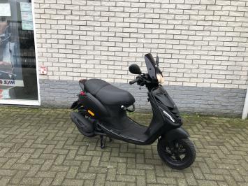 JONGE PIAGGIO ZIP SP 45 4-TAKT MAT BLACK  BROM  BJ2022 6000KM