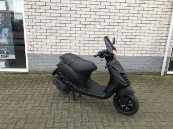 GAVE PIAGGIO ZIP SP 45KM BROM MAT BLACK BJ 2019 6000KM