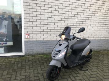 GAVE PIAGGIO ZIP SP 45 4-TAKT NARDO GREY BROM BJ2016 8000KM