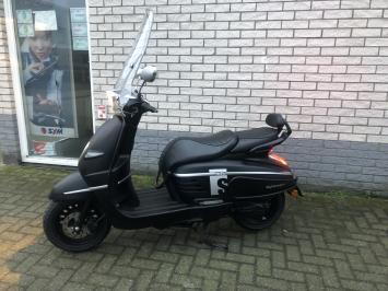 PRACHTIGE PEUGEOT DJANGO R 45KM BROM MAT BLACK BJ2019 5000KM