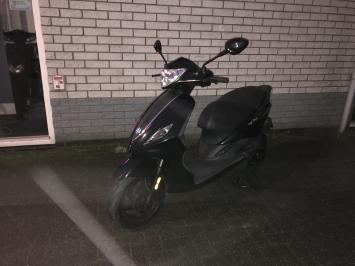 GAVE PIAGGIO NEW FLY 45KM BROM BLACK ON BLACK BJ2014 9000KM