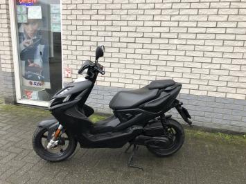 GAVE YAMAHA AEROX R 45KM BROM 4-TAKT MAT BLACK BJ2017 9000KM