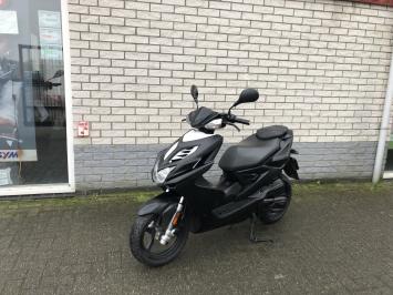 GAVE YAMAHA AEROX R 45KM BROM 4-TAKT MAT BLACK BJ2017 9000KM