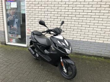 GAVE YAMAHA AEROX R 45KM BROM 4-TAKT MAT BLACK BJ2017 9000KM