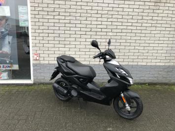 GAVE YAMAHA AEROX R 45KM BROM 4-TAKT MAT BLACK BJ2017 9000KM