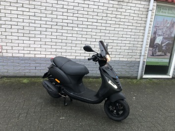 DIKKEMK PIAGGIO ZIP SP 45KM BROM 4-T BJ2021  12000KM