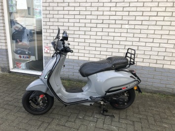 DIKKE  VESPA SPRINT S 45km brom  nardo grey    BJ2018 10..000KM 4-TAKT