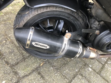 DIKKE PIAGGIO ZIP SP 45 4-TAKT MAT ZWART BROM BJ2019 8.000KM