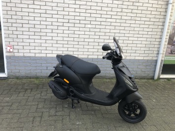 DIKKE PIAGGIO ZIP SP 45KM 4T BROM MAT BLACK BJ2024 5000KM